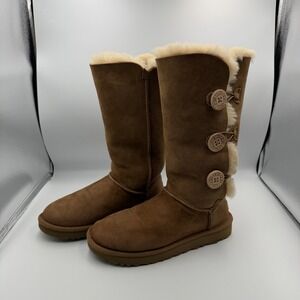 UGG Bailey Button Triplet II Womens Boots-Chestnut Brown Size US 7